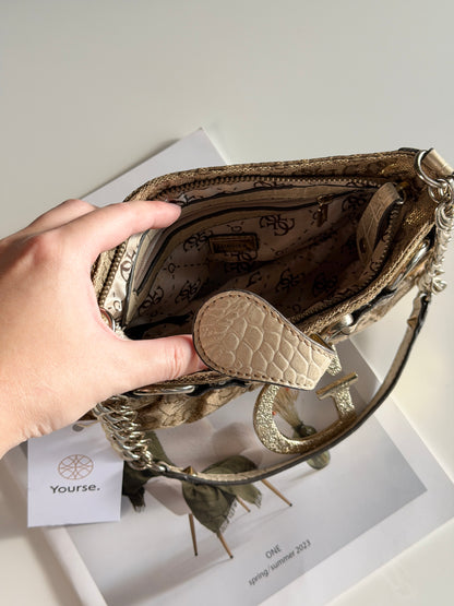 Chic vintage Guess bag from 00s