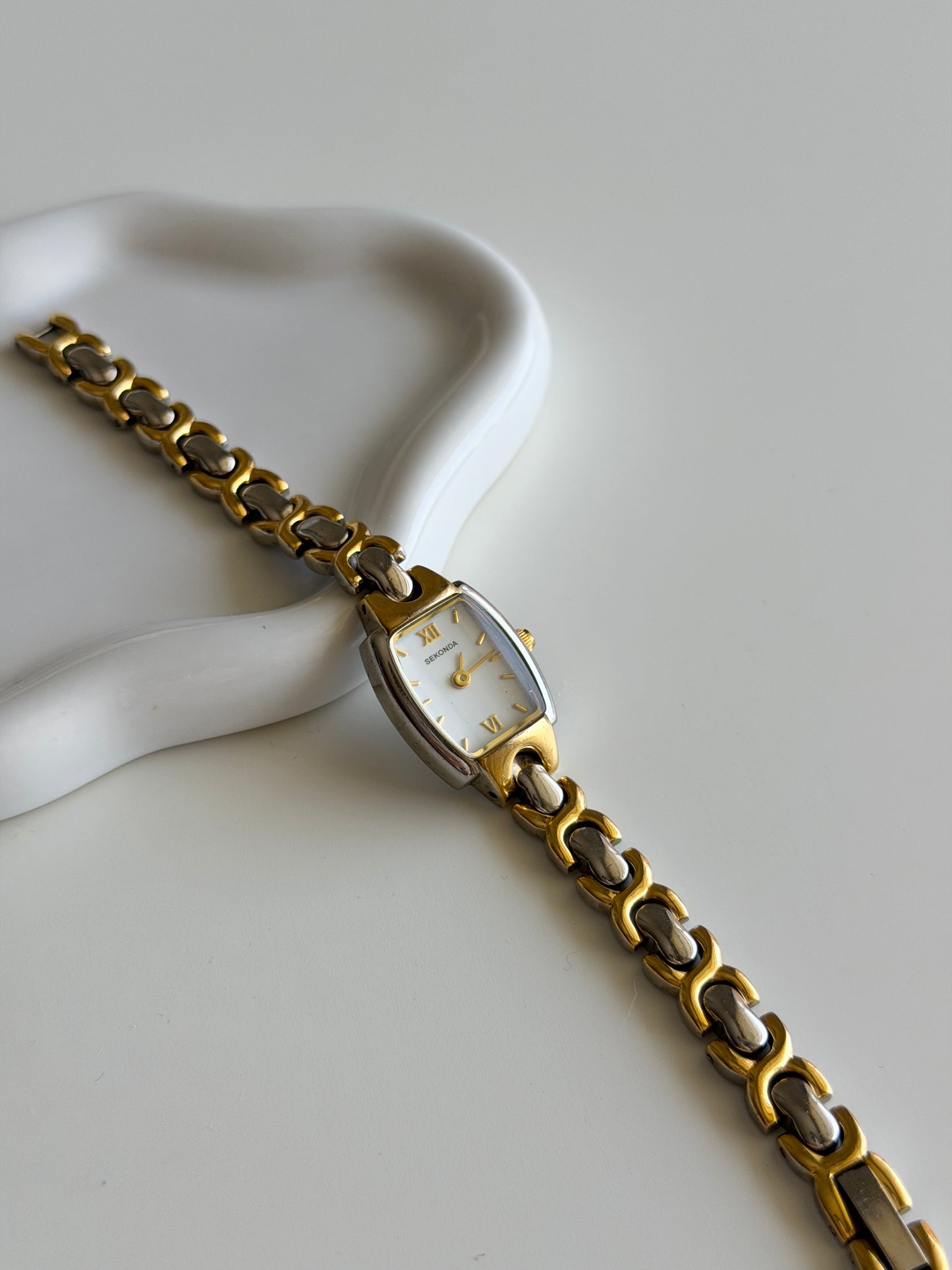 Vintage Sekonda watch in a two-tone finish