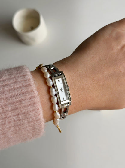 Elegant vintage Accurist watch with silver-tone design