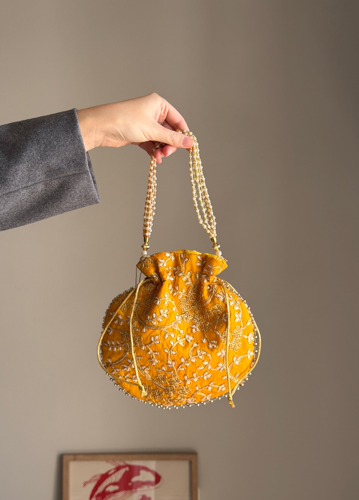 Charming vintage drawstring yellow bag