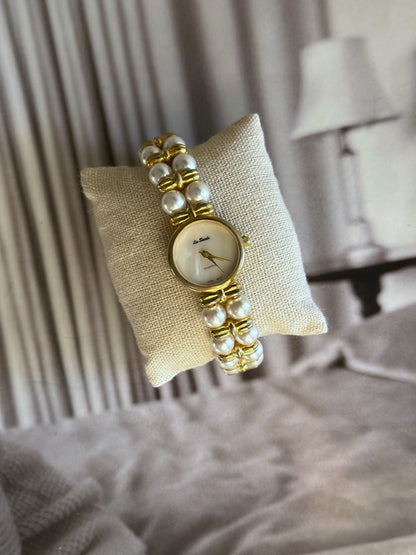 Stunning vintage gold-tone watch Lee Sands with pearls