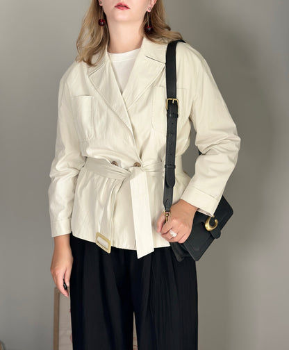 Elegant off-white vintage cotton jacket with belt