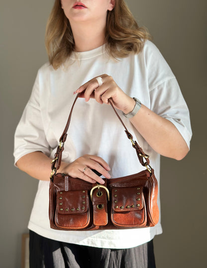 Leather shoulder bag in rich brown colour