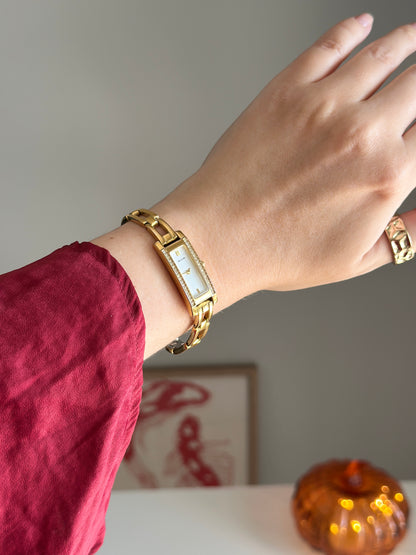 Elegant vintage Accurist quartz watch