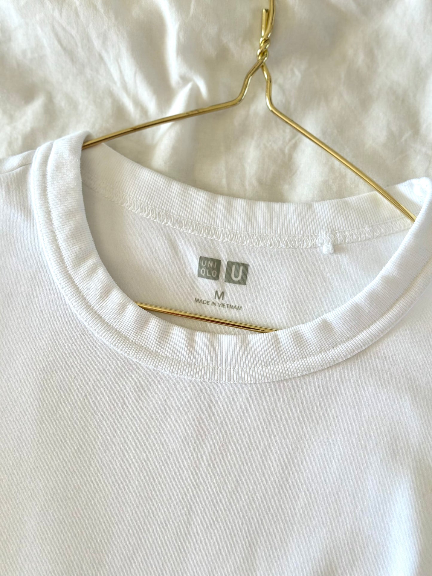 Simple and beautiful white cotton T-shirt