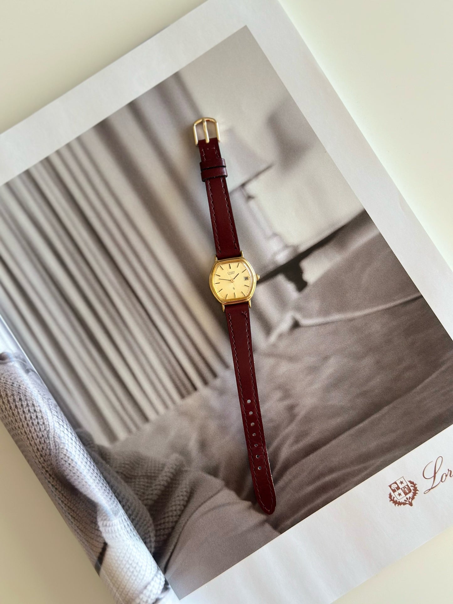 Amazing vintage watch Citizen with burgundy leather strap