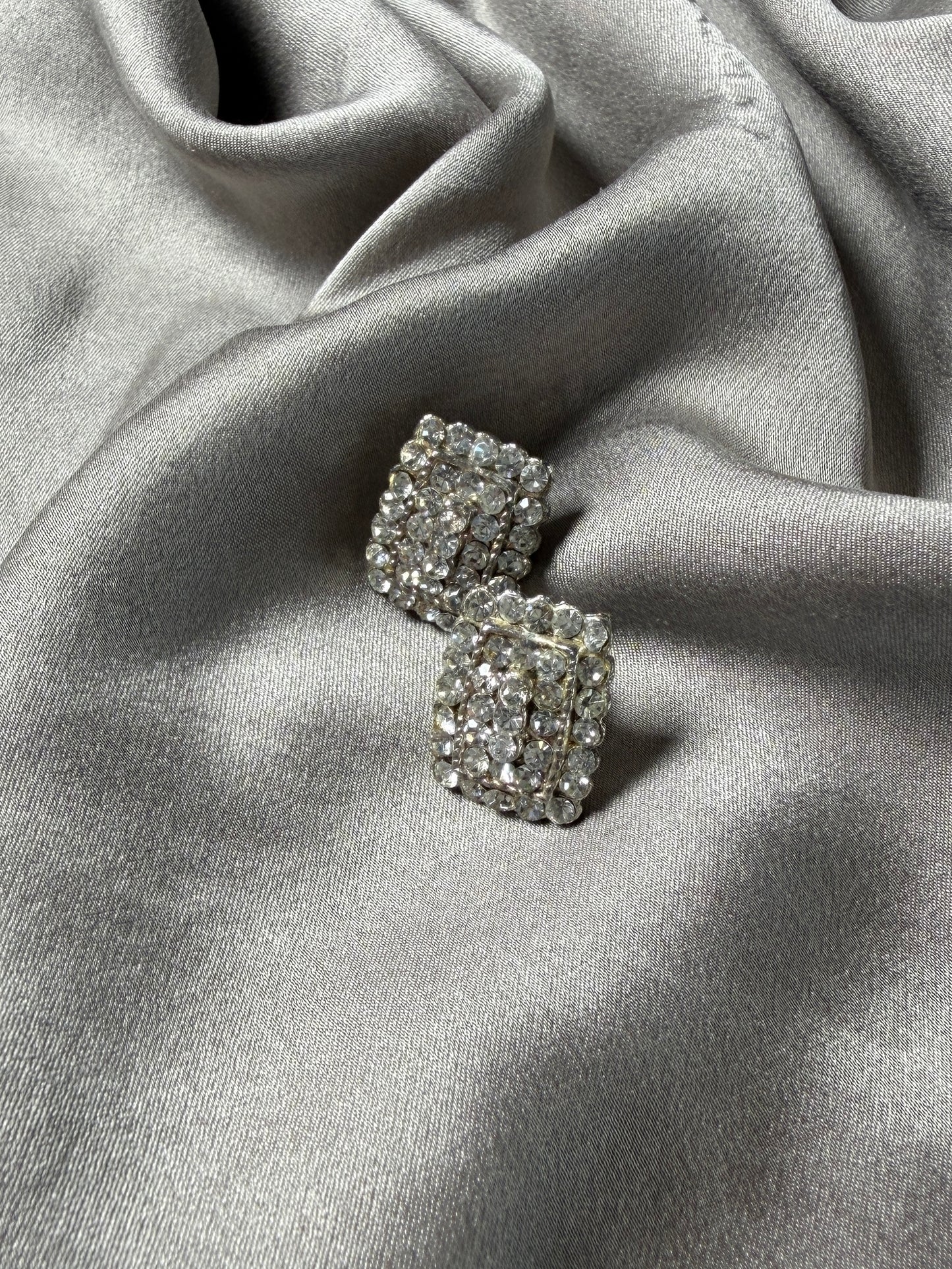 Beautiful vintage sparkling stud earrings