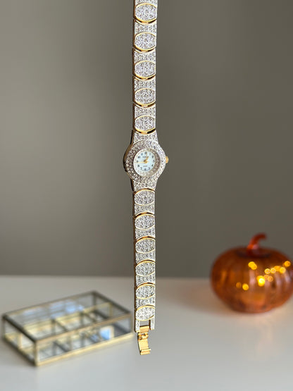 Glamorous vintage watch with crystals