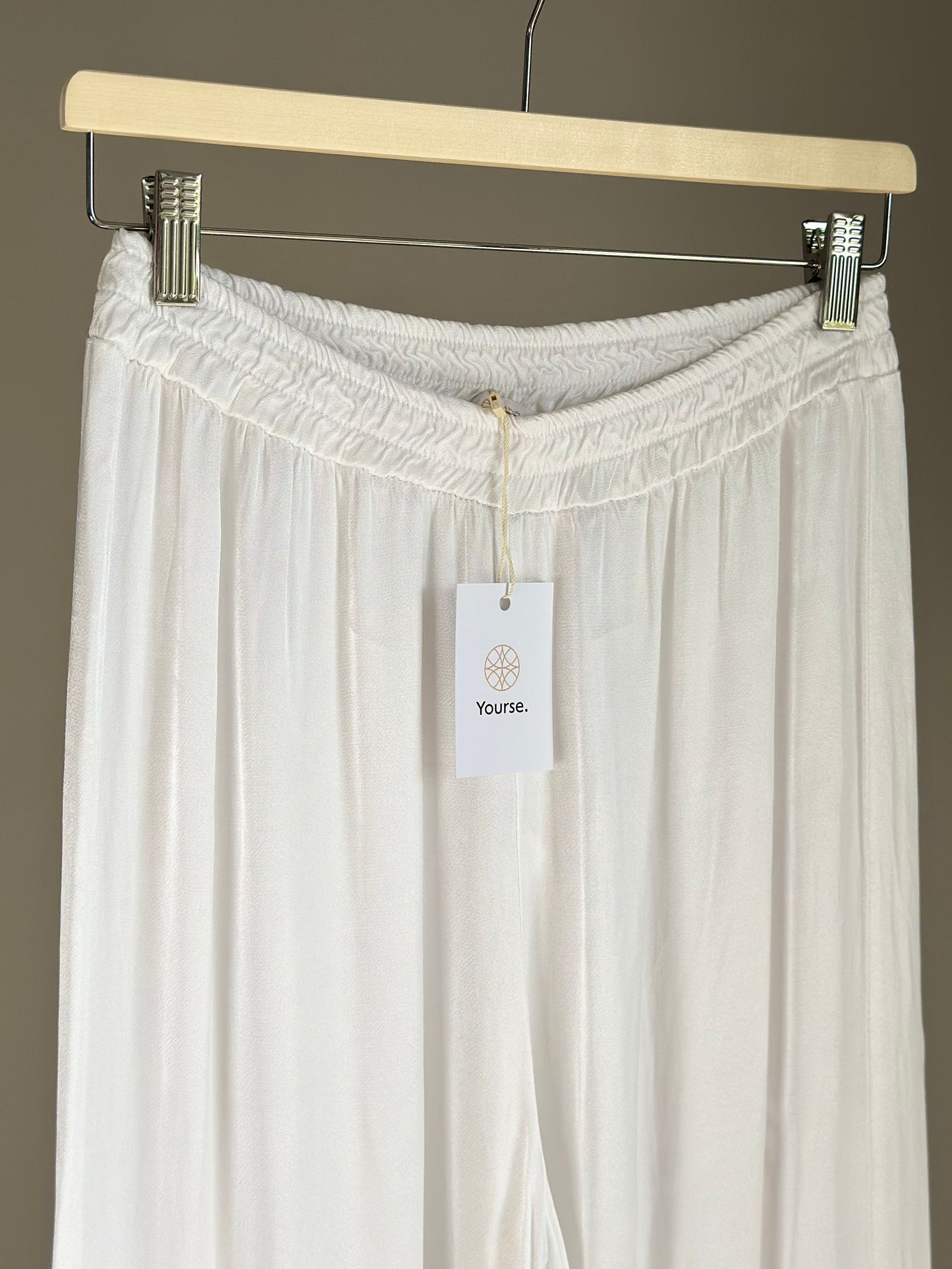 Stunning white wide-leg pants from Fame (made in Italy)