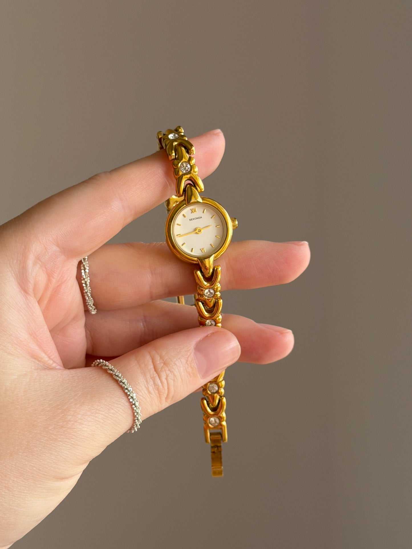 Amazing vintage Sekonda watch with charming bracelet design