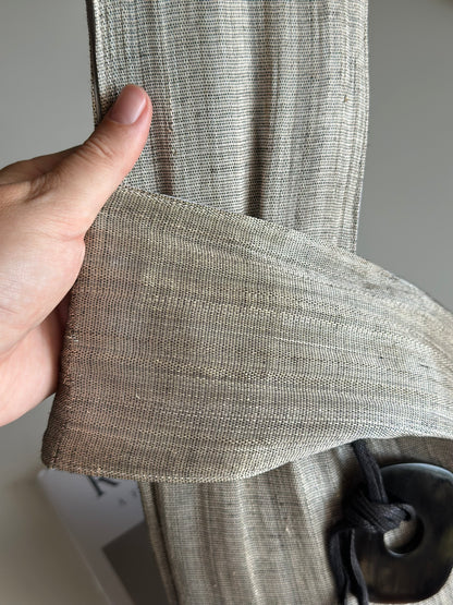 An elegant hand-held clutch