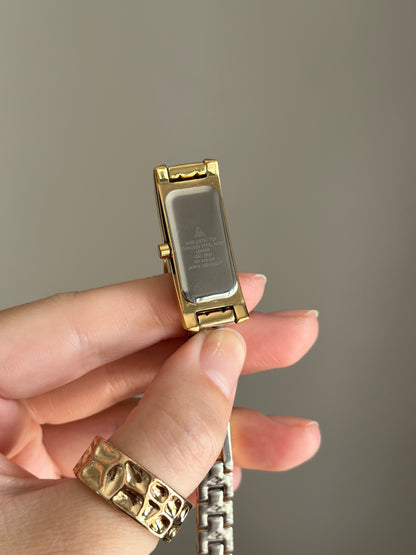 Elegant vintage Accurist quartz watch