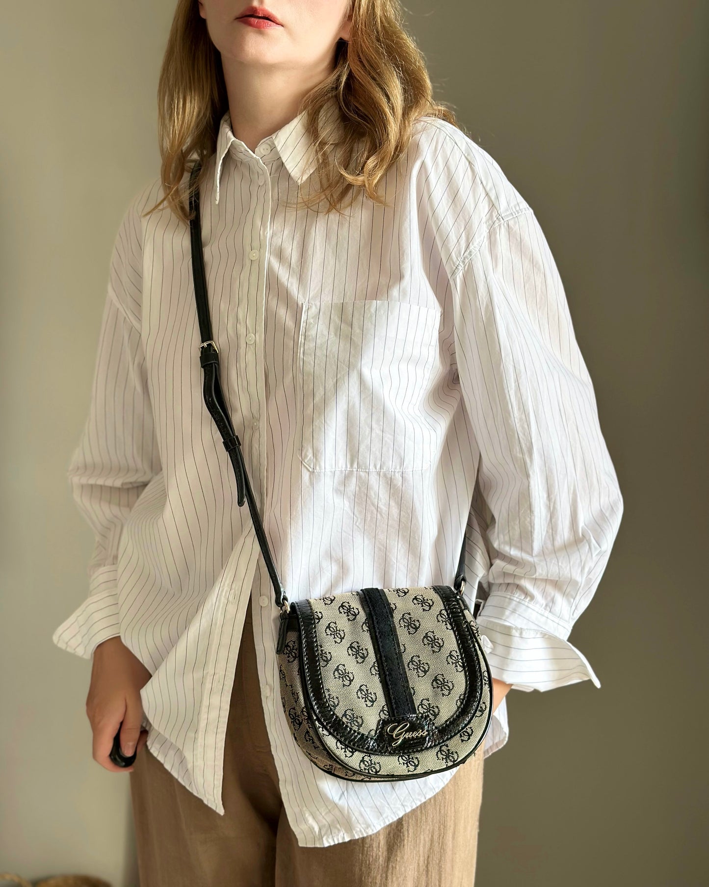 Vintage crossbody monogram saddle bag Guess