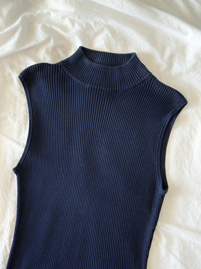 Stunning vintage sleeveless top