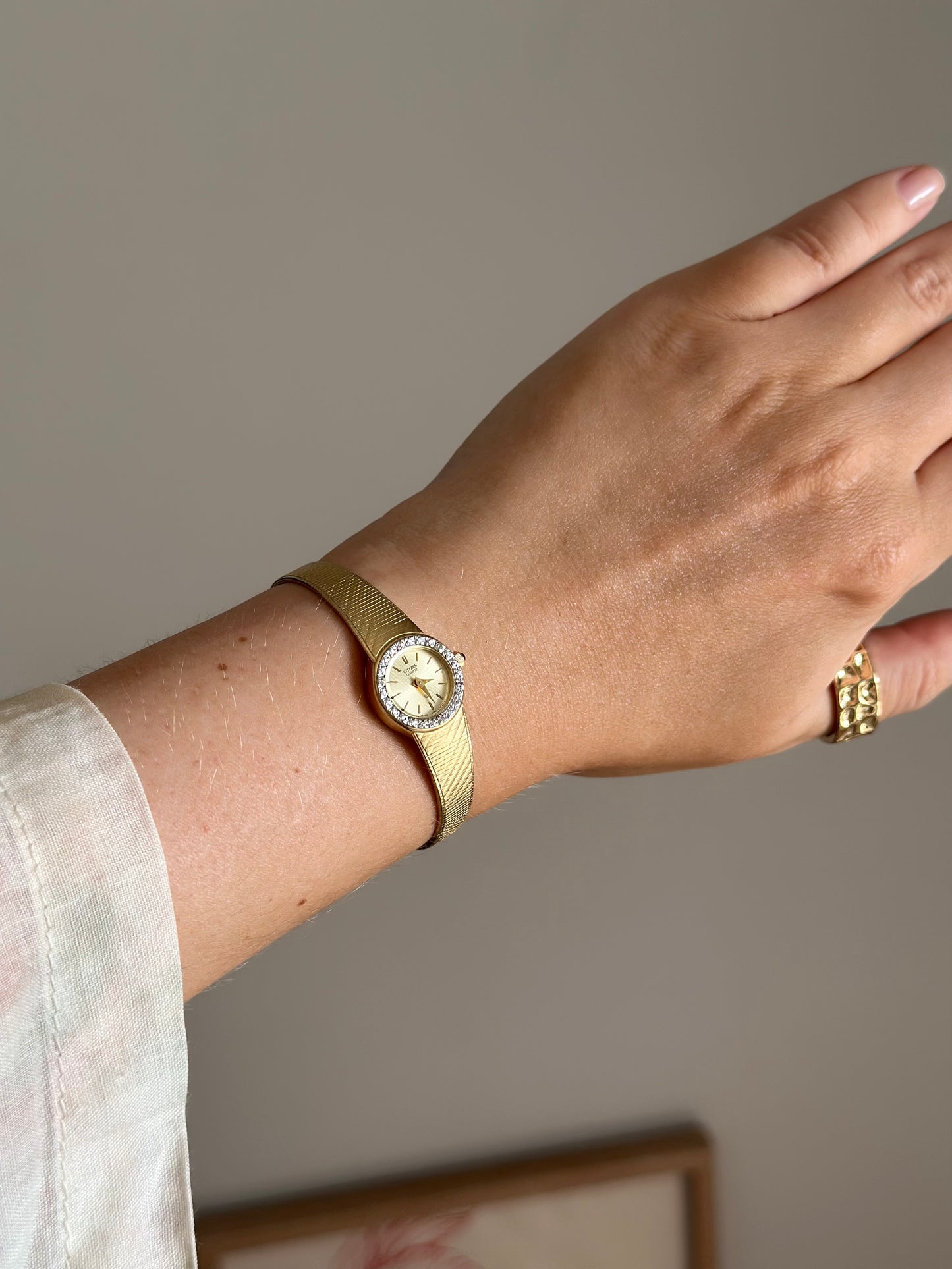 Stunning authentic vintage gold-plated Citizen watch (1980s)