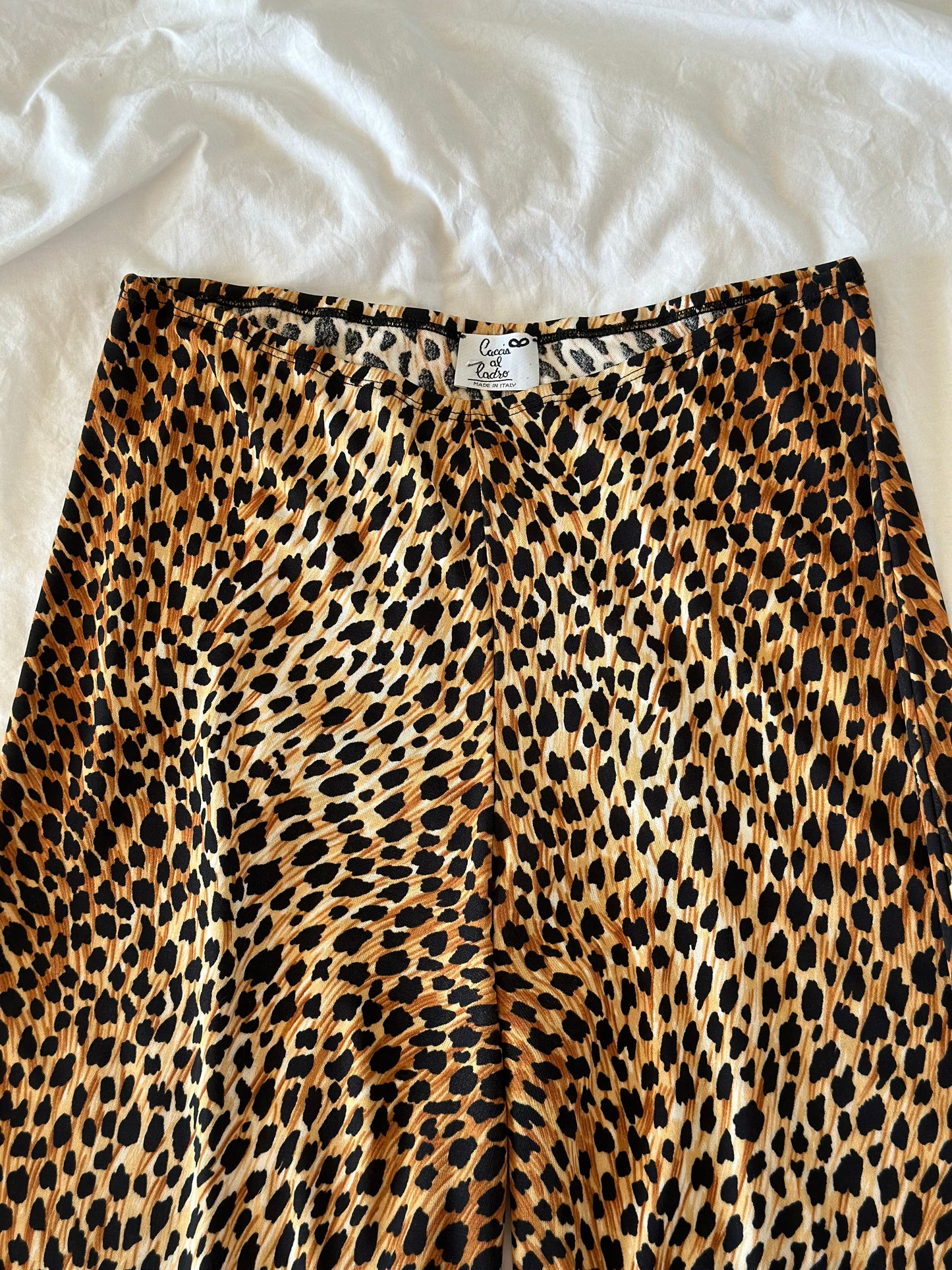 Stunning vintage relaxed leopard print trousers