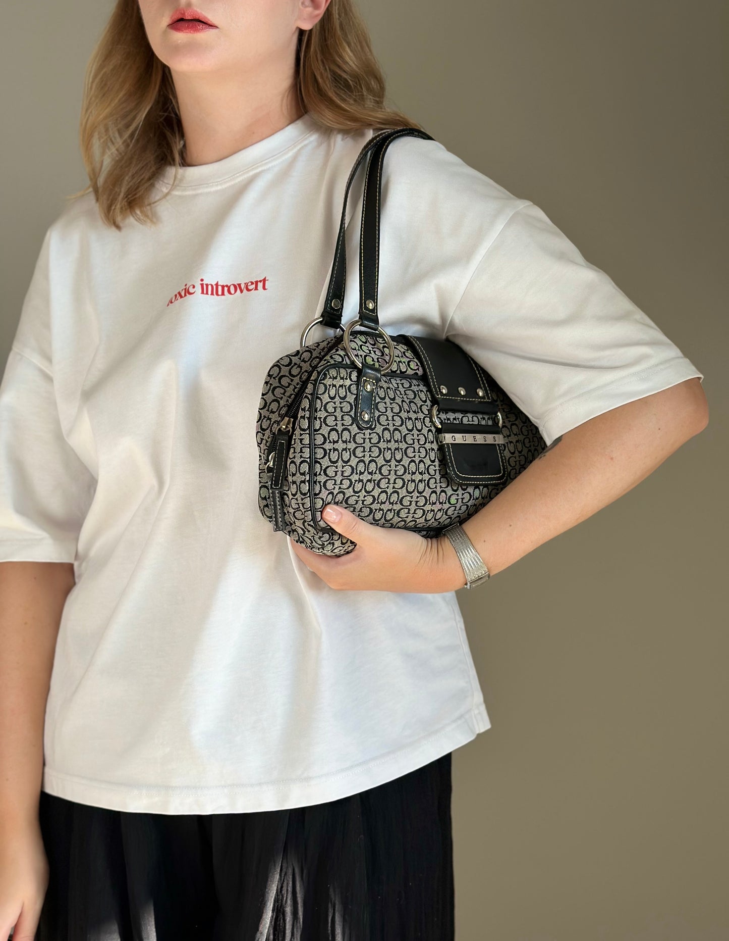 Classic vintage Guess shoulder bag from 90s