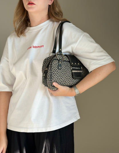 Classic vintage Guess shoulder bag from 90s