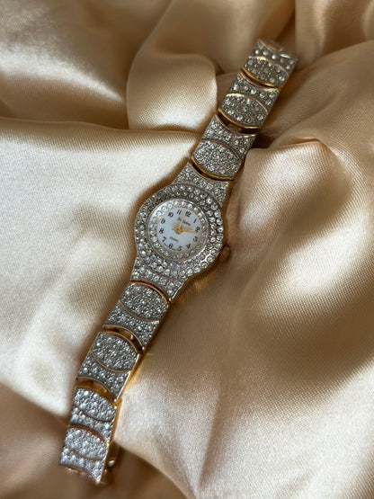 Glamorous vintage watch with crystals