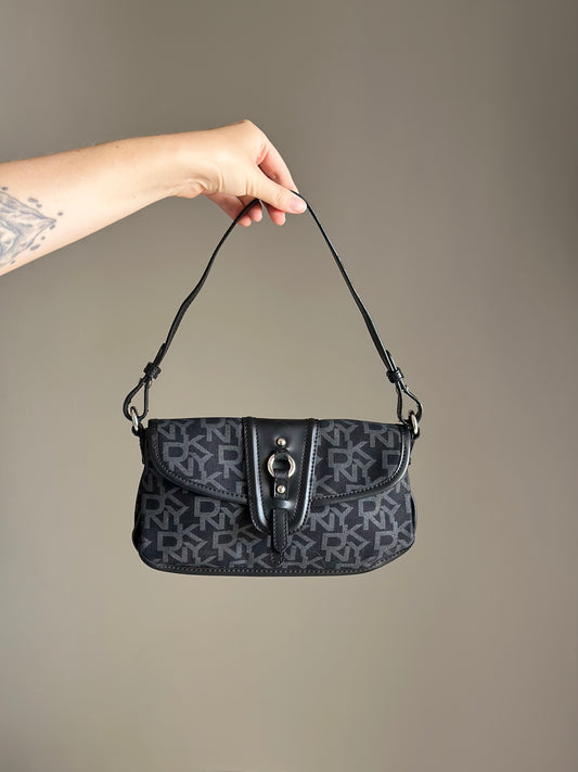 Chic vintage DKNY shoulder bag