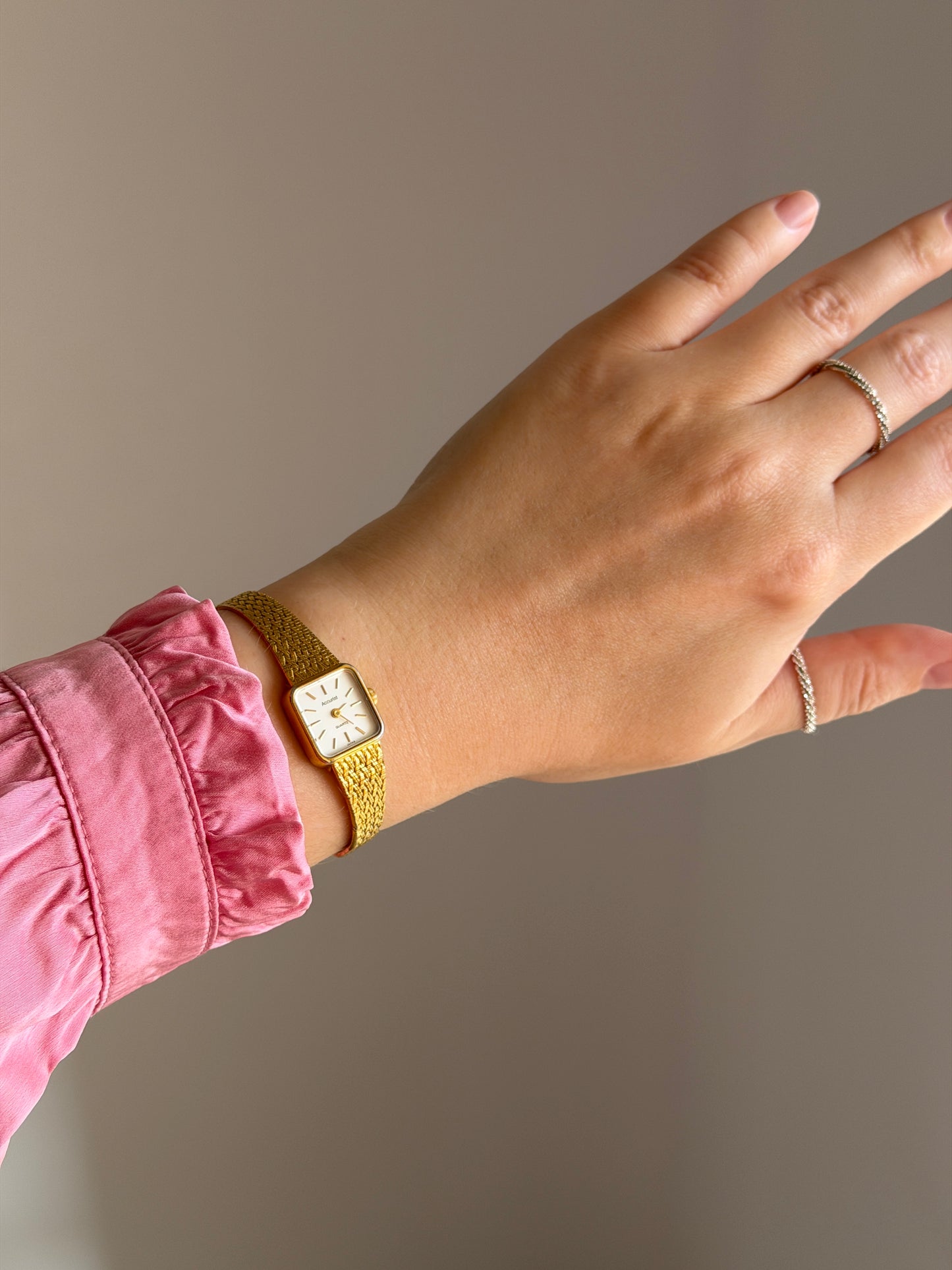 Elegant vintage Accurist gold-tone watch