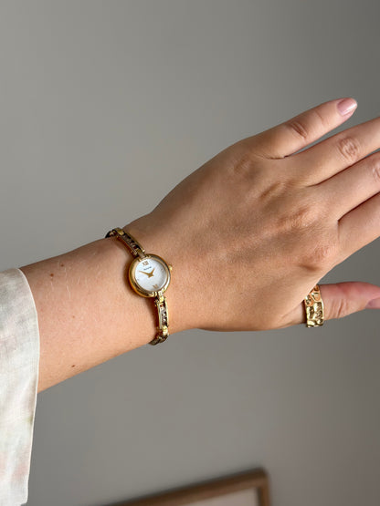 Stunning vintage Accurist watch with crystals