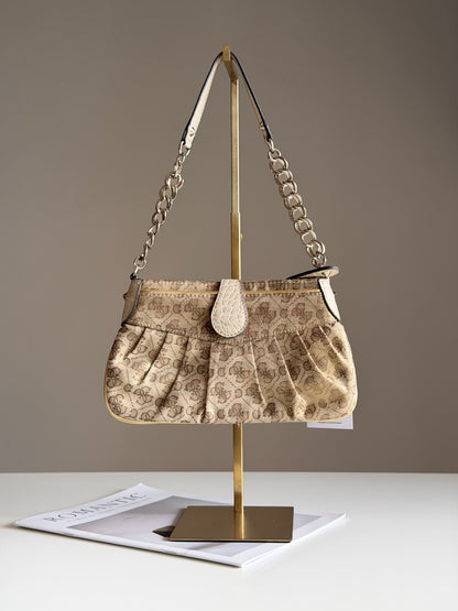 Chic vintage Guess bag from 00s