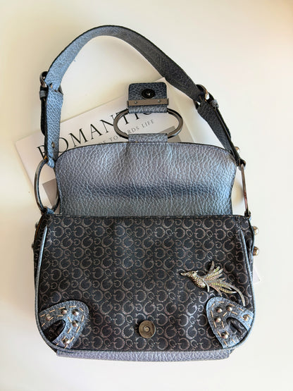 Stylish vintage Guess shoulder bag from 2000s