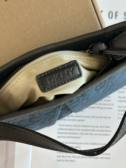 Stunning vintage DKNY baguette bag in rare colour