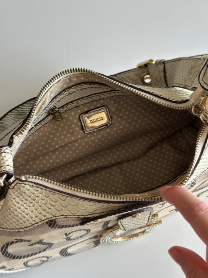 Standout vintage Guess shoulder bag