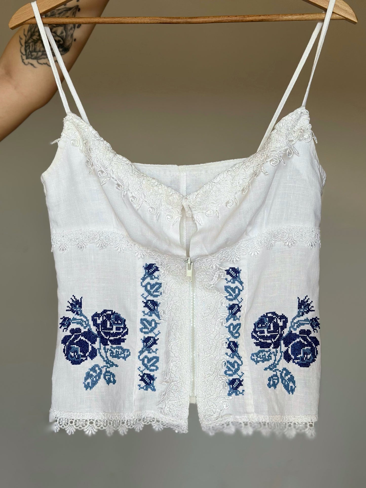 Сute vintage strappy linen top with embroidery