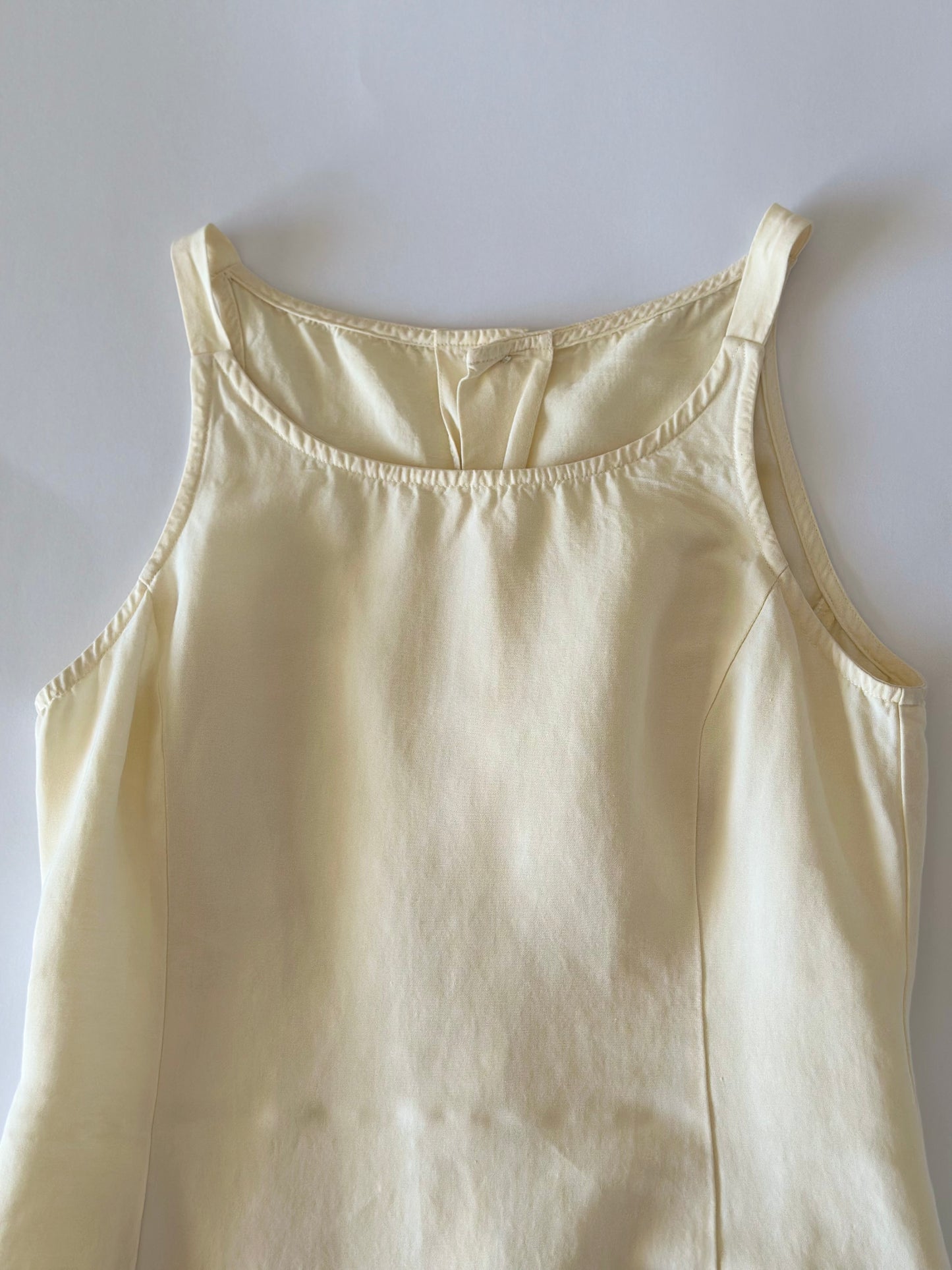 Charming vintage linen mini dress with buttons on the back