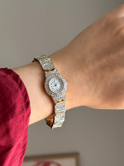 Glamorous vintage watch with crystals