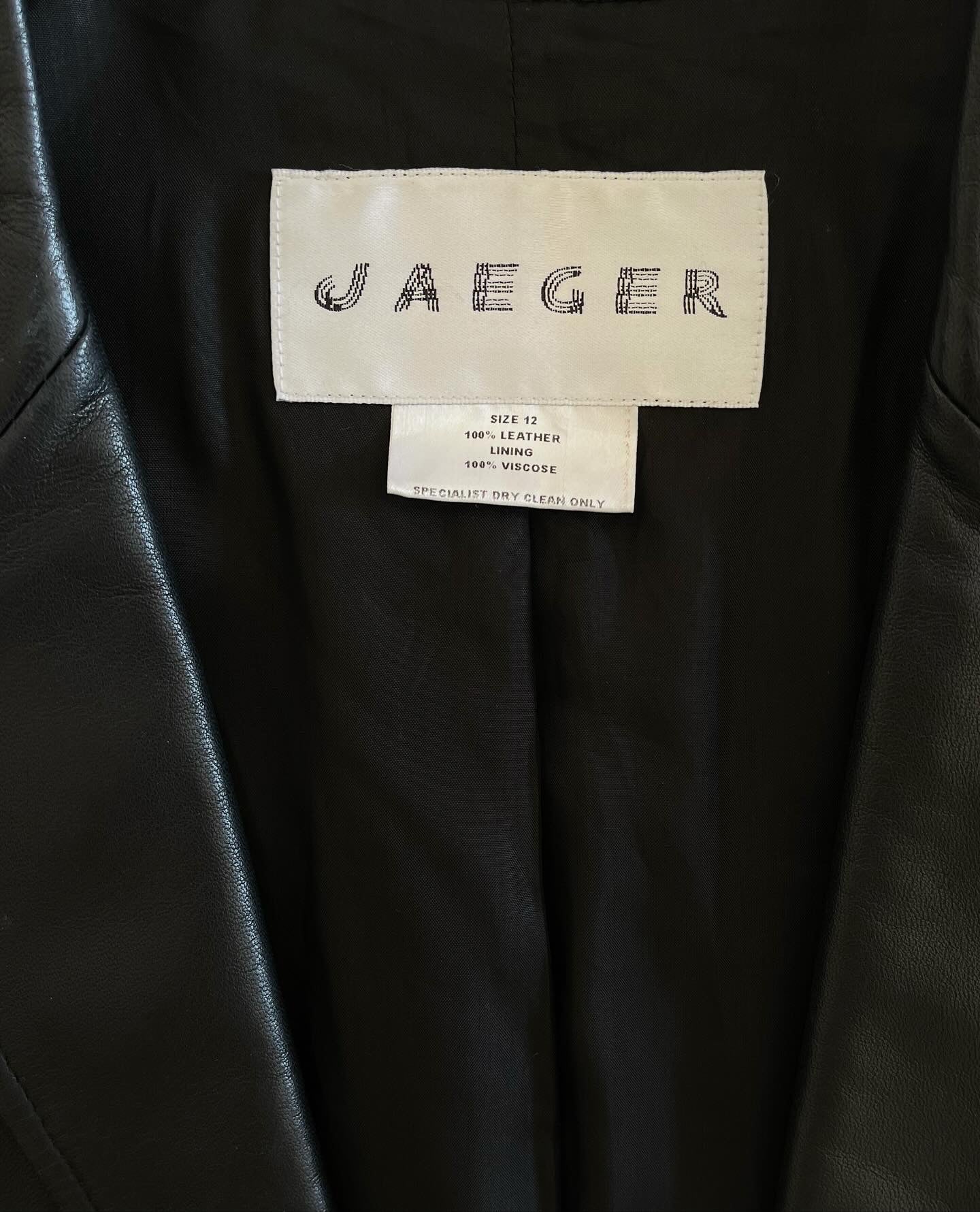 Ideal minimalistic vintage leather blazer Jaeger