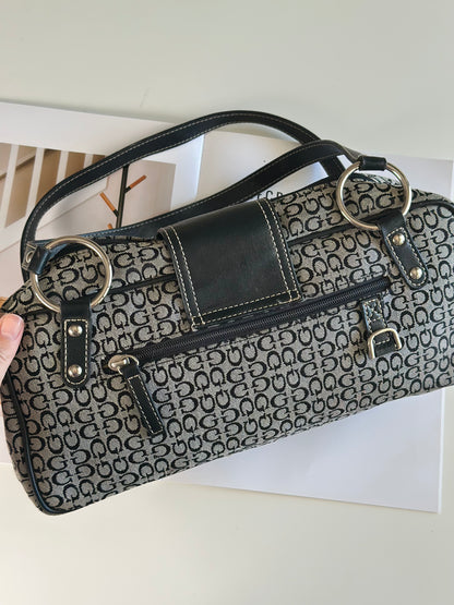 Classic vintage Guess shoulder bag from 90s