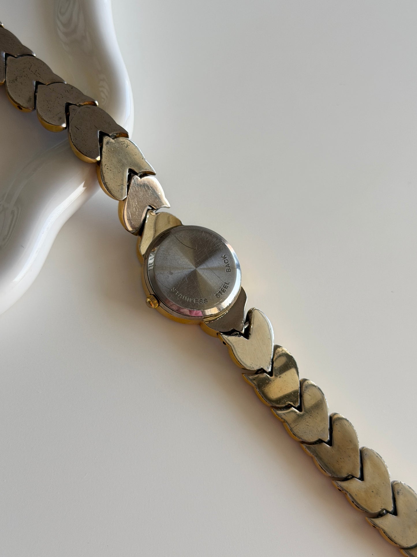 Charming vintage Sekonda watch with two-tone design
