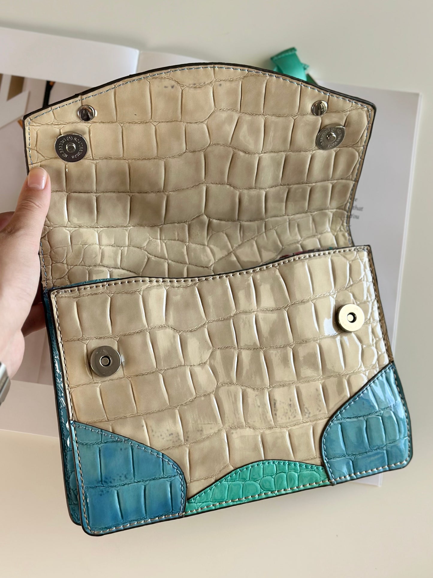 Playful vintage Guess handbag Y2K