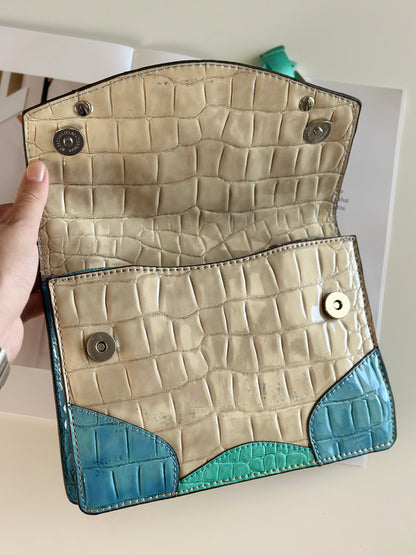 Playful vintage Guess handbag Y2K