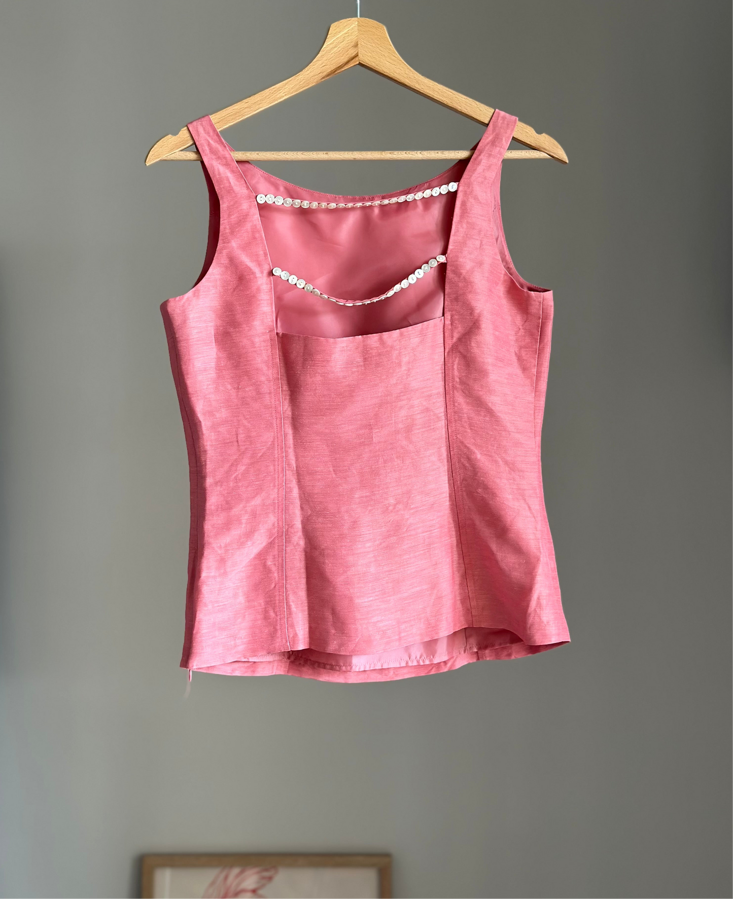 Linen-silk tailored top with open back