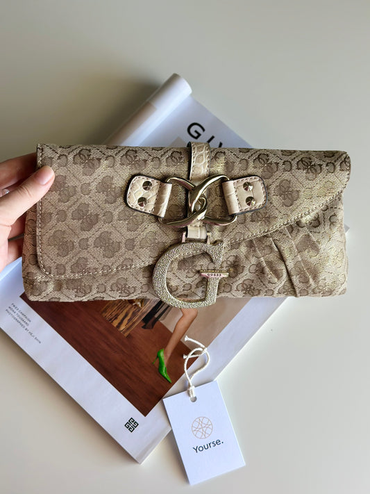 Stunning vintage Guess clutch