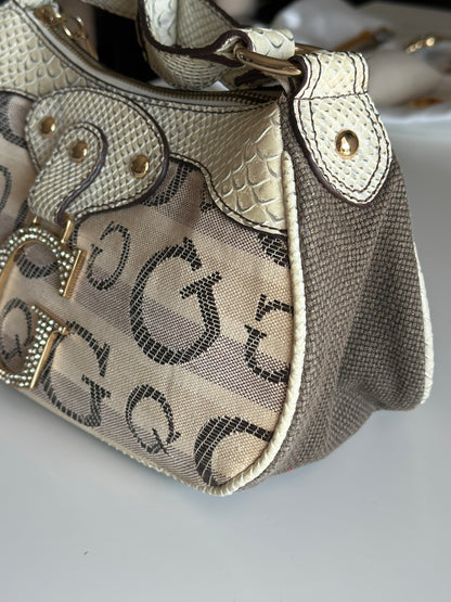 Standout vintage Guess shoulder bag