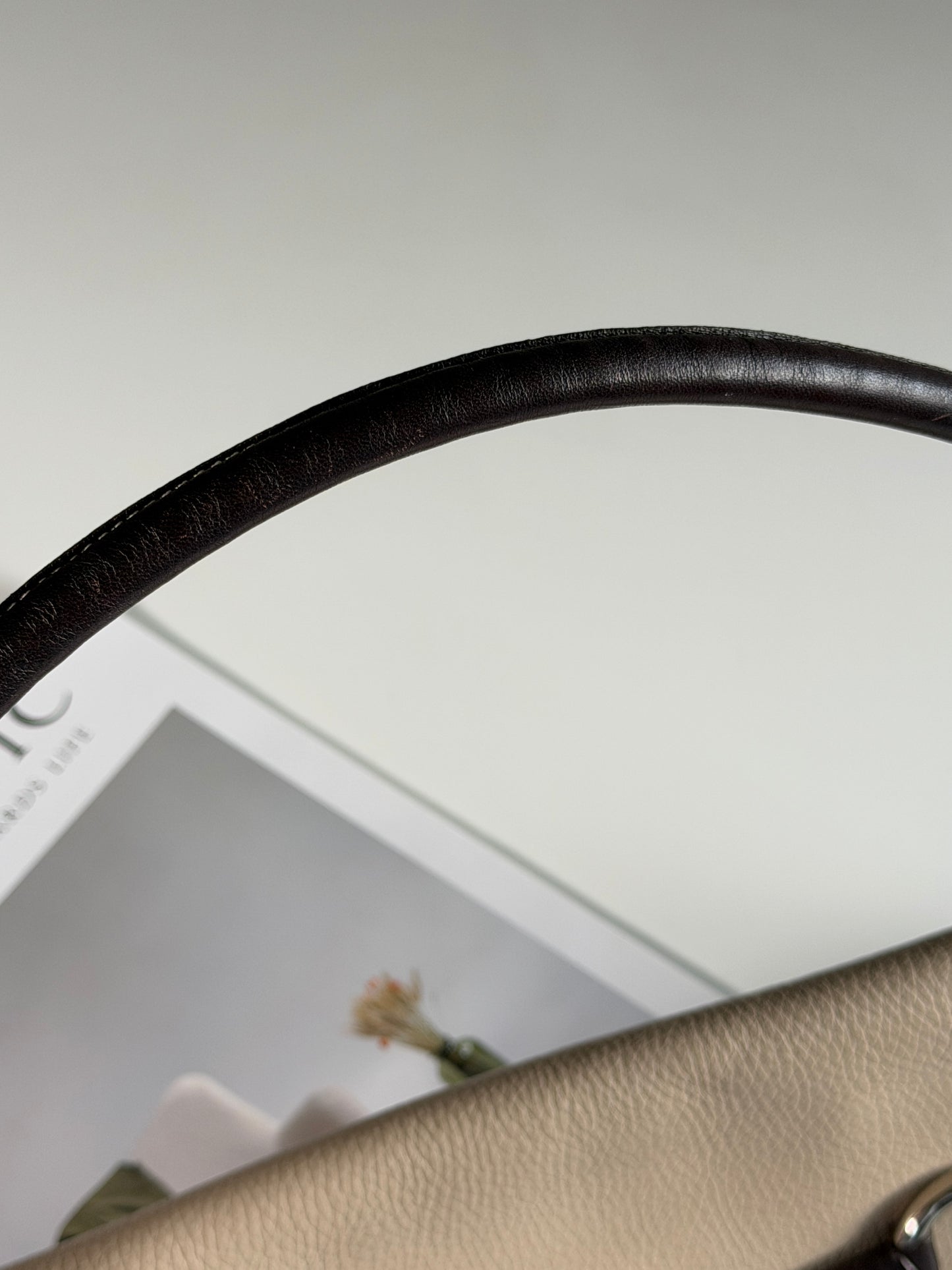 Sophisticated leather beige bag (made in Spain)