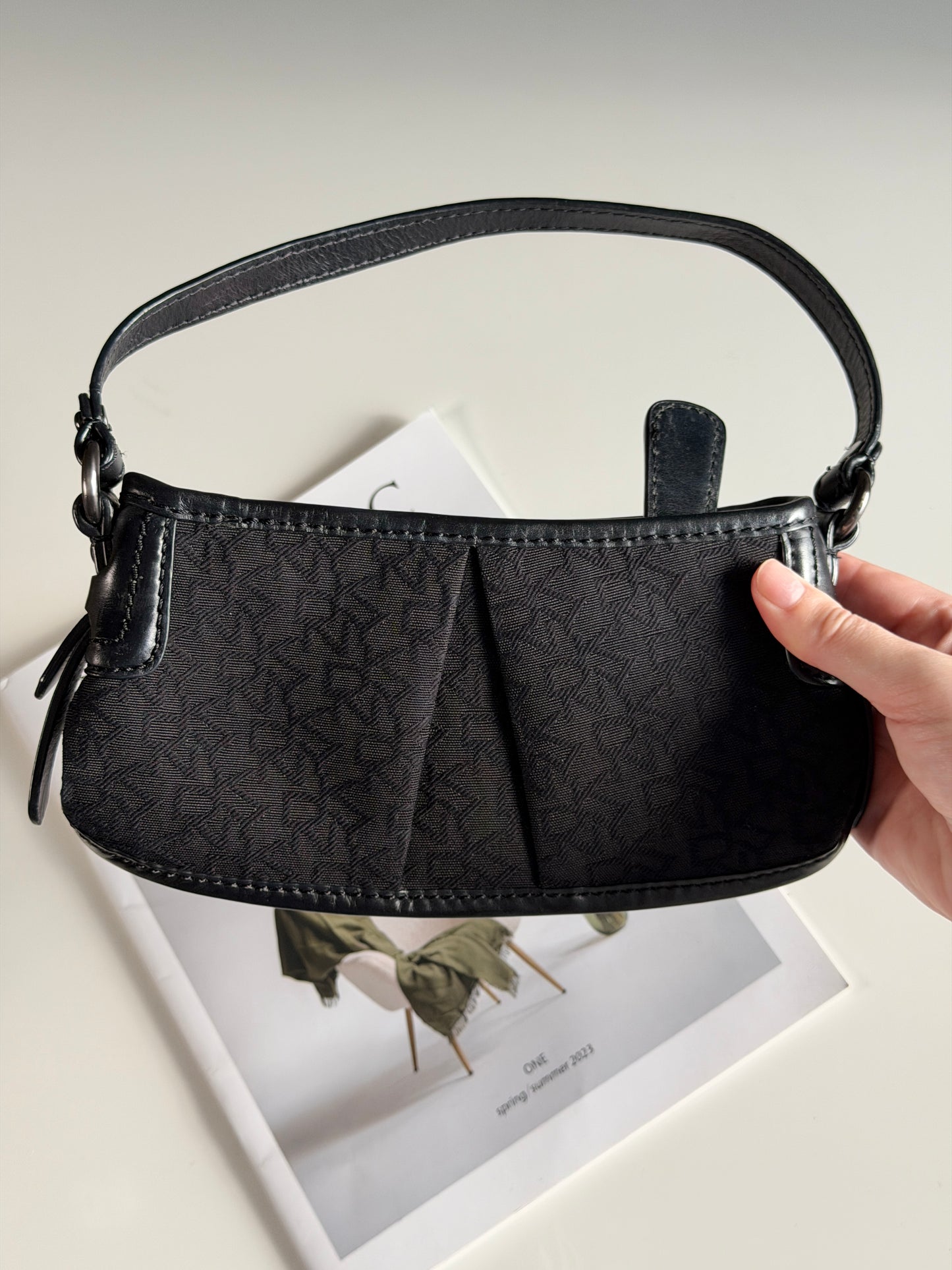 Beautiful vintage DKNY baguette black bag