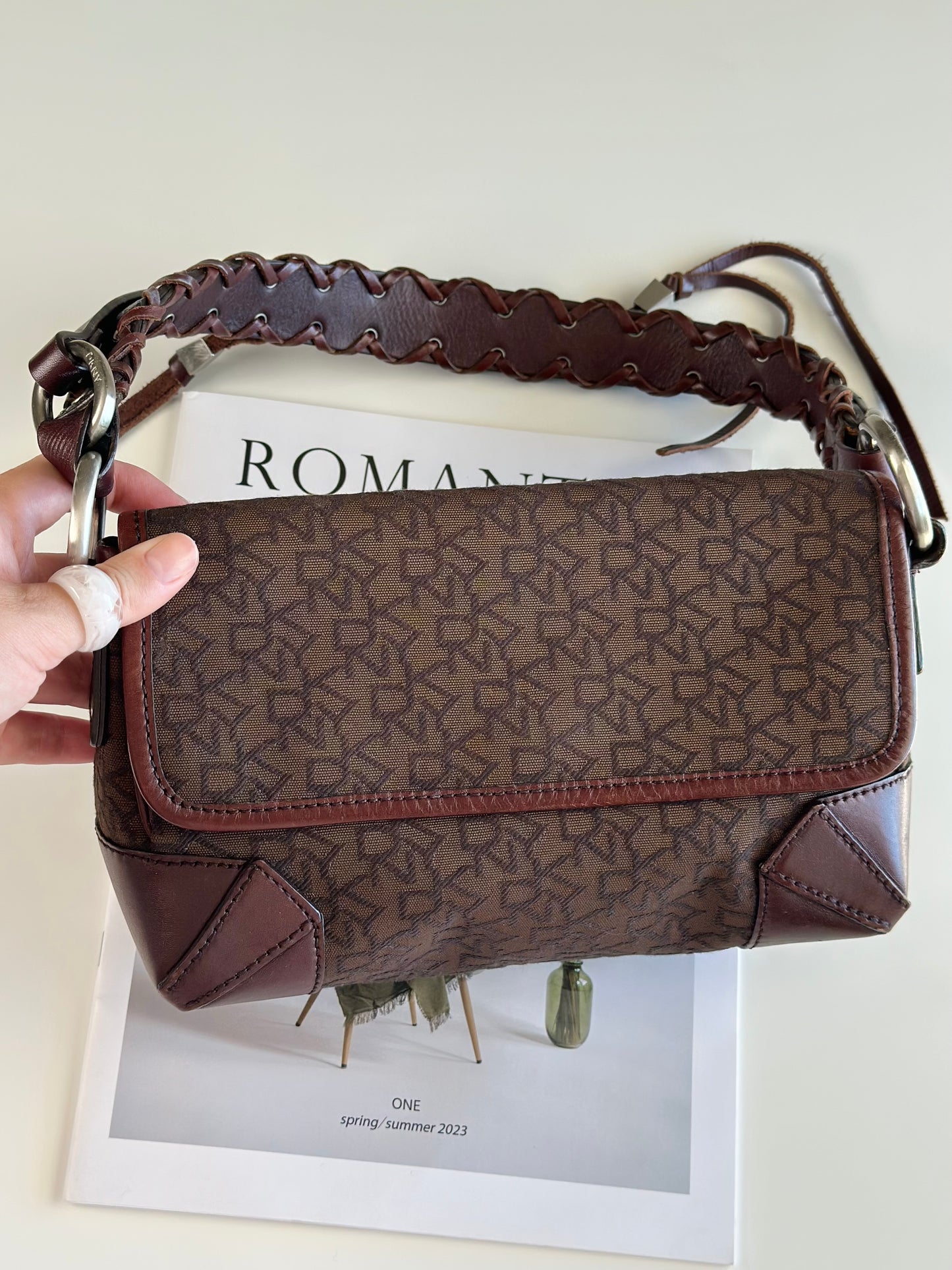 Amazing vintage DKNY shoulder bag in brown monogram print