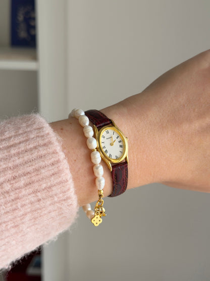 Beautiful classic vintage Accurist watch with leather strap