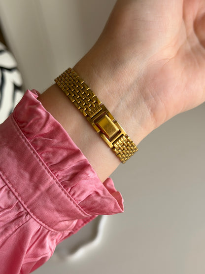 Stunning vintage Sekonda watch with timeless design
