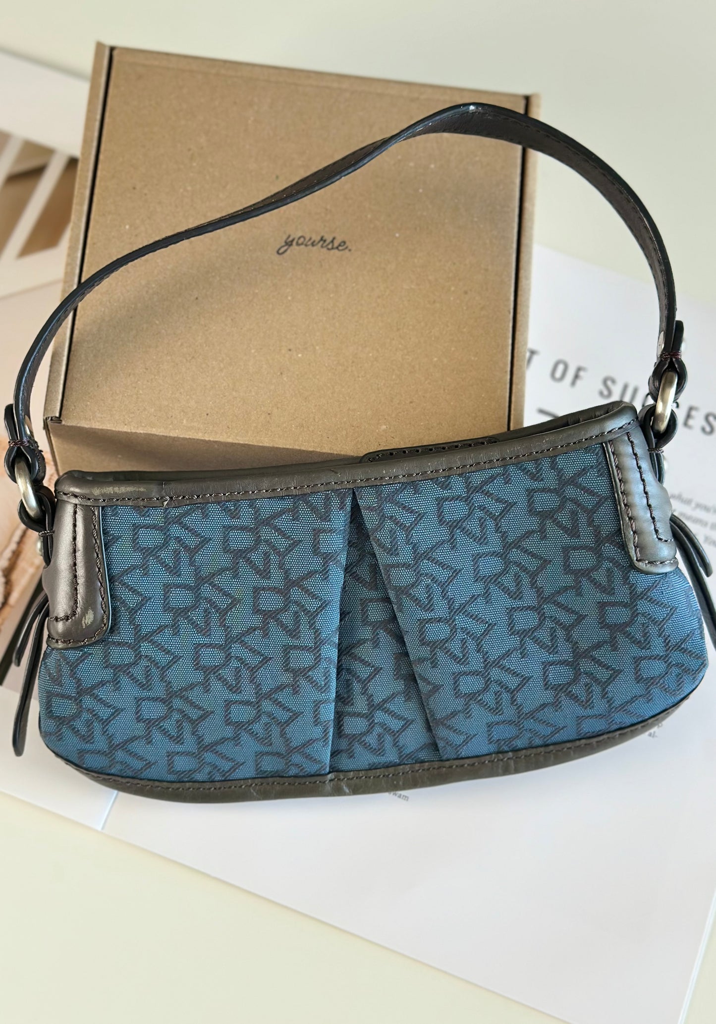 Stunning vintage DKNY baguette bag in rare colour