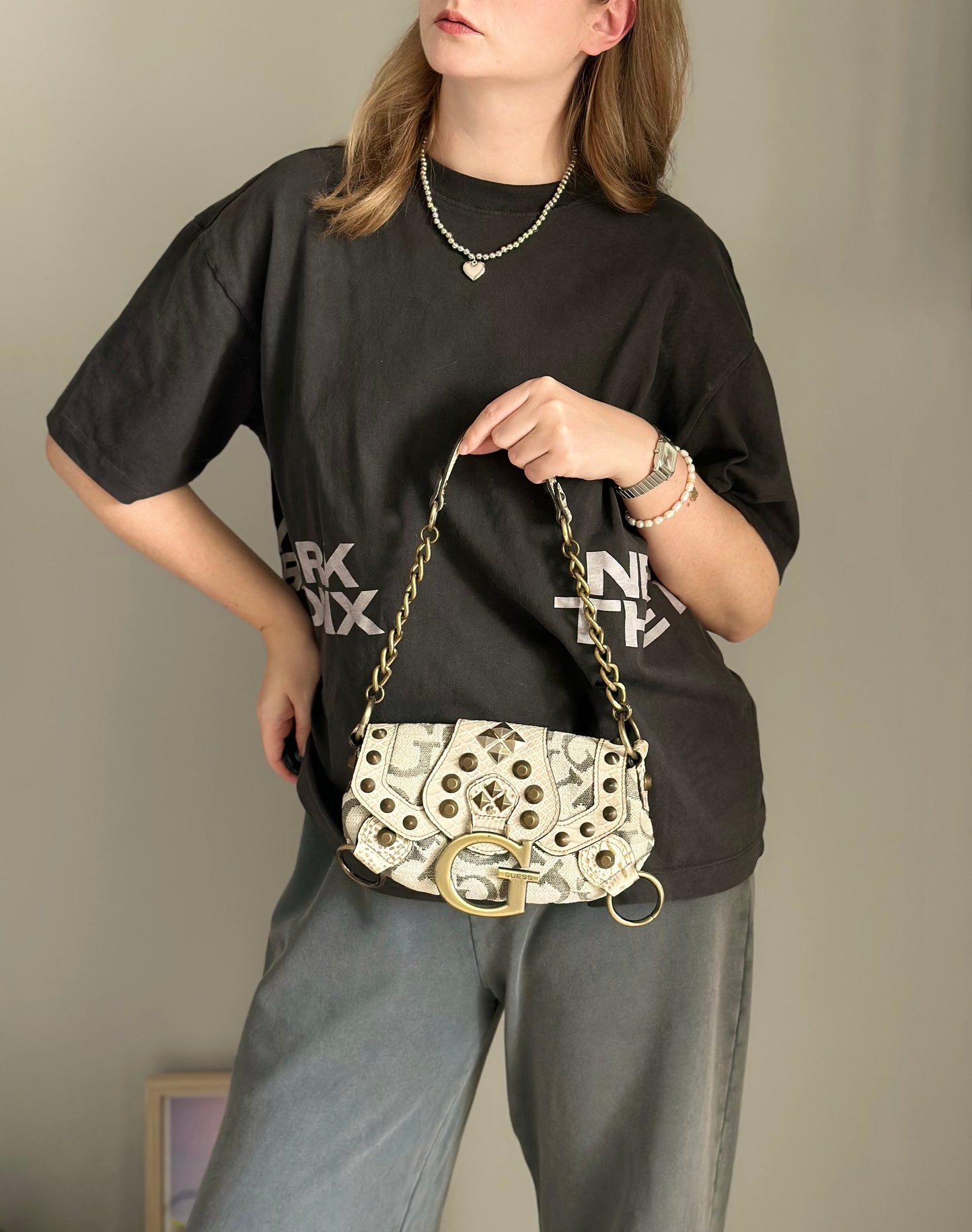 Standout Y2K vintage Guess bag