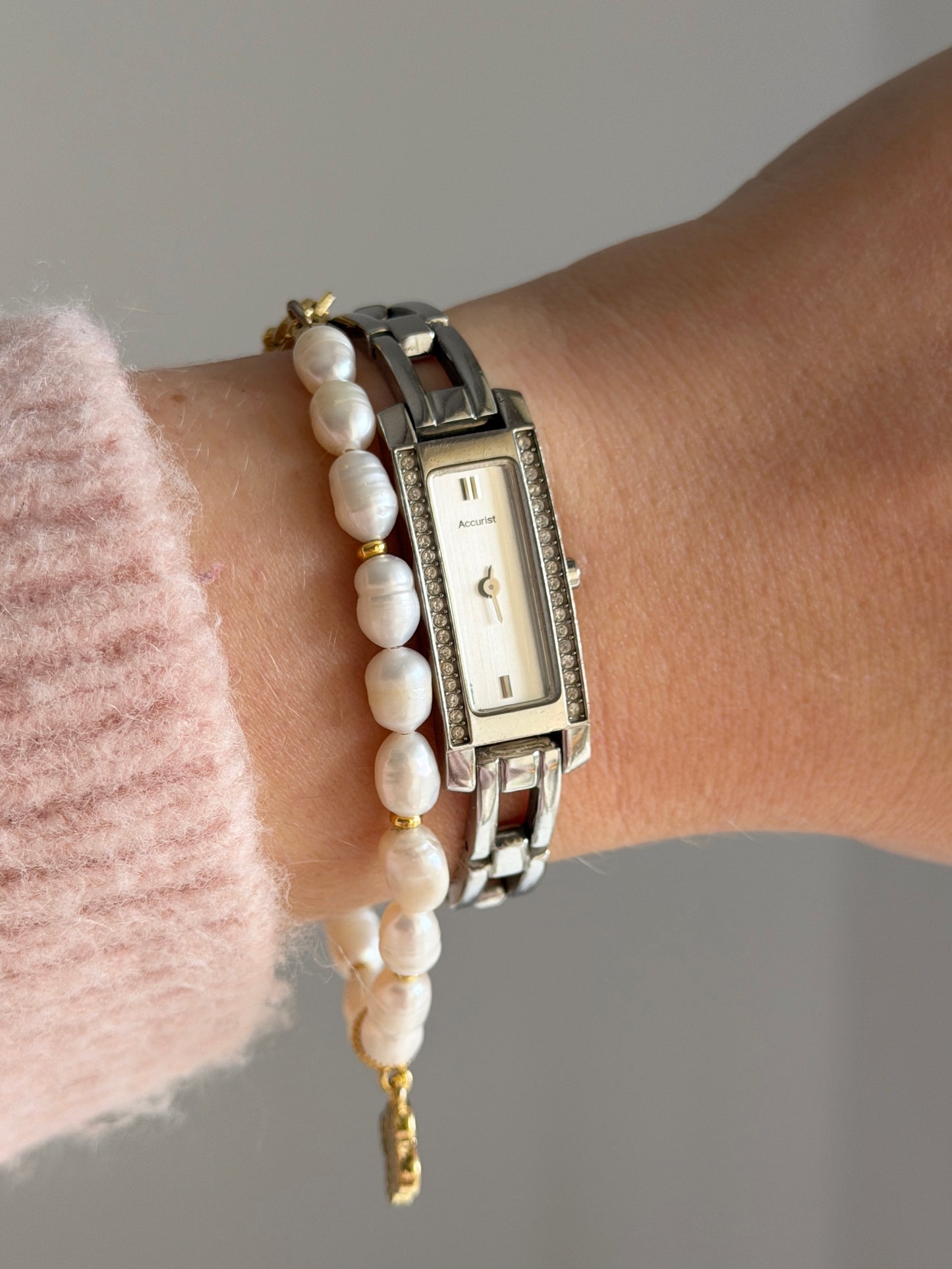 Elegant vintage Accurist watch with silver-tone design
