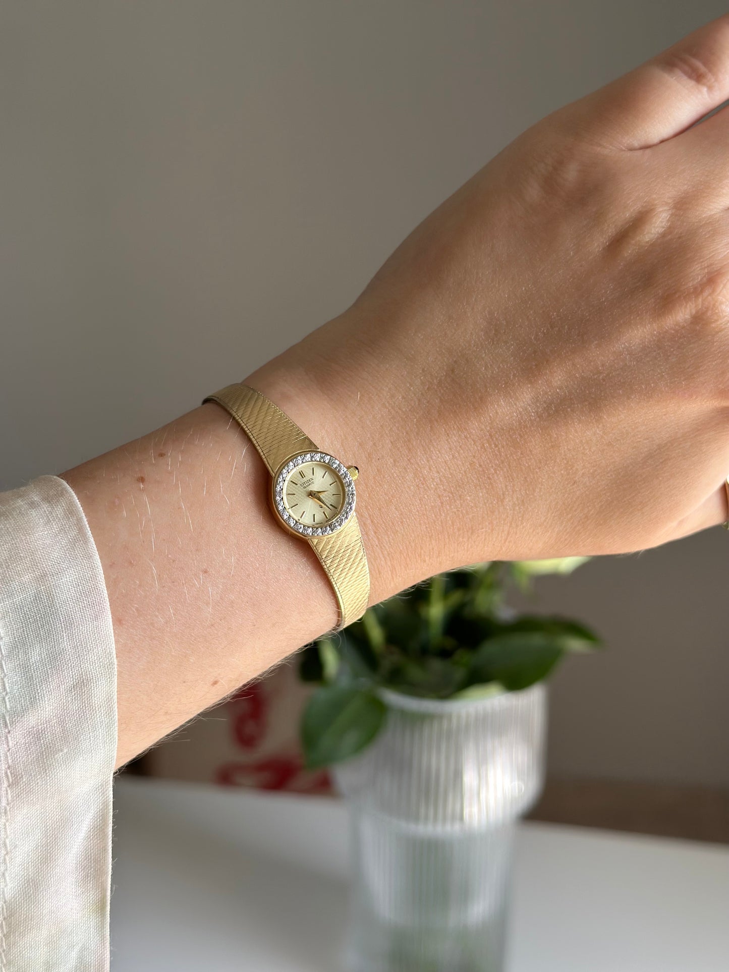 Stunning authentic vintage gold-plated Citizen watch (1980s)